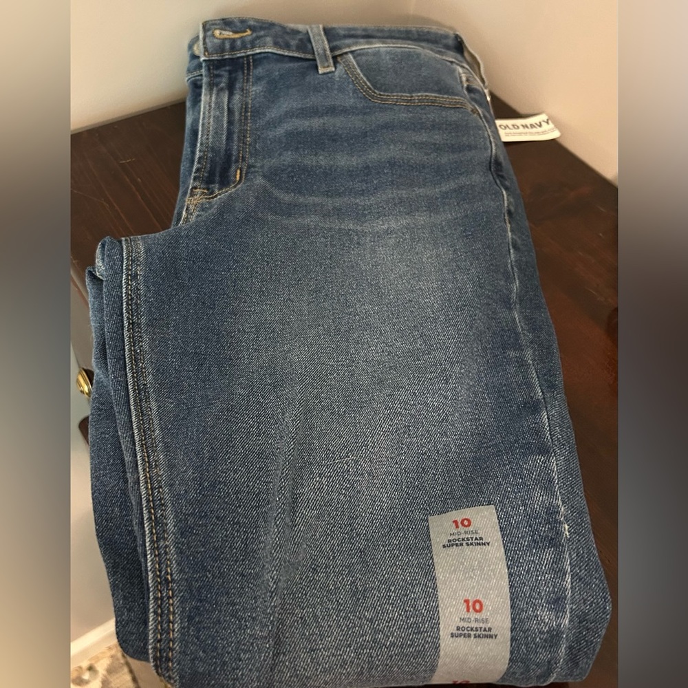 Old Navy Mid-rise RockStar Super Skinny Jeans size 10 NWTs
